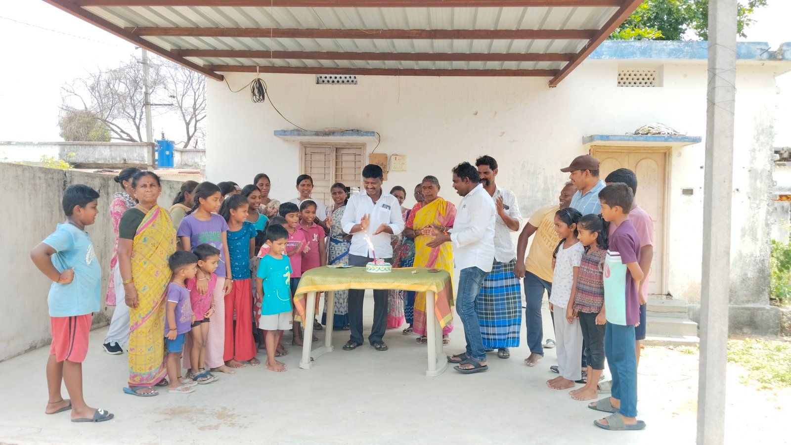 ఉపా సర్పంచ్ ఆధ్వర్యంలో ఘనంగా పుట్టినరోజు వేడుకలు