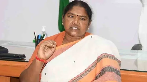 వీబీజీ రాంజీ స్కీంపై కేంద్రానికి వ్యతిరేకంగా లేఖ రాస్తాం: మంత్రి సీతక్క
